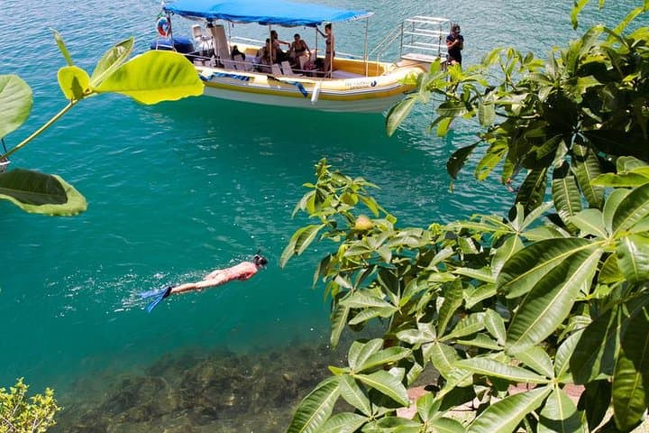 Saco do Mamangua Speedboat Tour