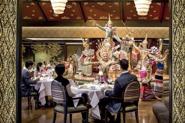 Gourmet Dinner & Spectacular Show at Mandarin Oriental