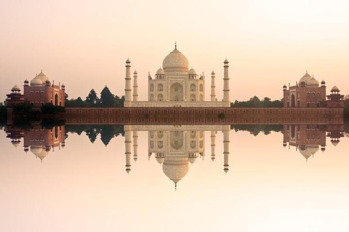 Agra Half-Day City Tour and Transfer to Delhi