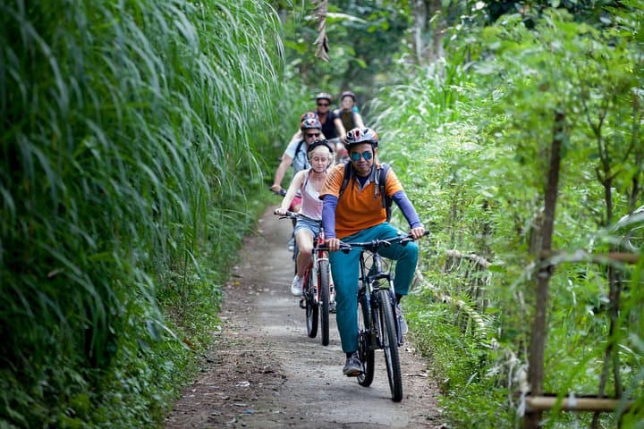 Bali Rocky cycling tour