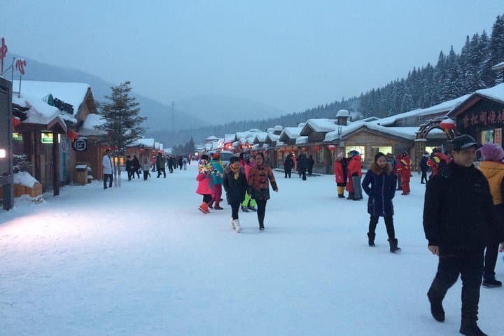 2-Day Small Group Trip to China Snow Town from Harbin