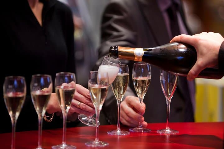 2 Hour Sparkling Wine Tasting and visit in Beaune