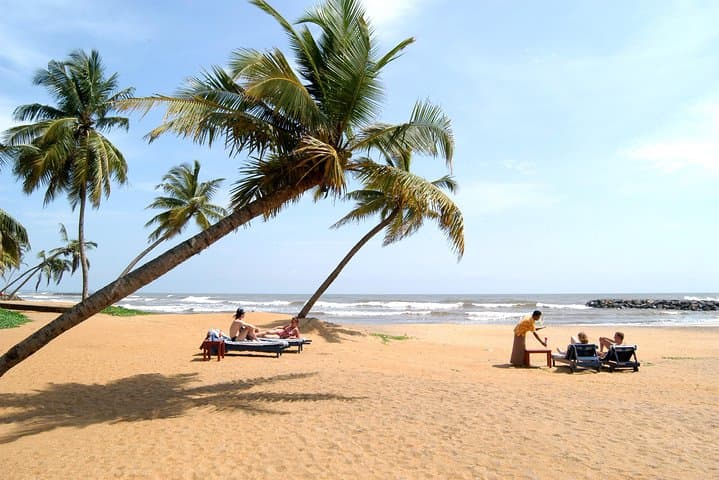 Shore Excursion from Colombo port to Negombo Beach & back for 1 to 2 People