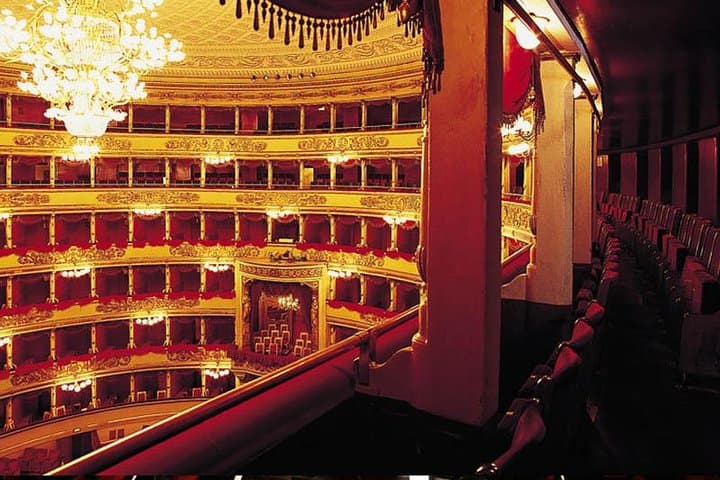 La Scala Theatre and Museum Tour in Milan With Guide