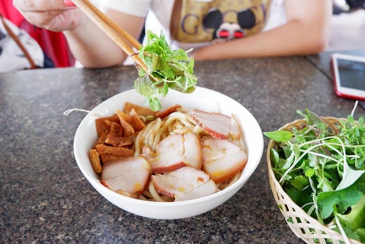 Evening Walking Food Tour, folk game and lantern boat