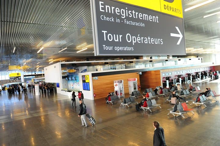 Private Transfer from Marseille Airport to Avignon