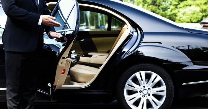 Private arrival transfer from the Airport to your booked hotel in Negombo