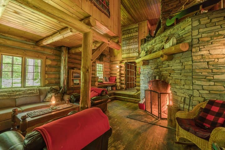 Algonquin Log Cabin Canoe and Hike 3 Day Adventure