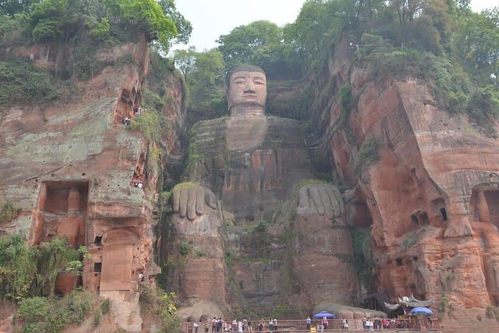 Private Leshan Giant Buddha day tour & Huanglongxi old town&lunch