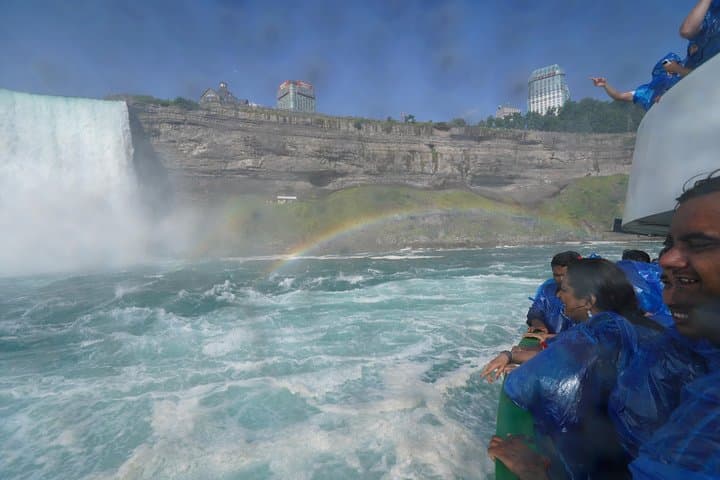 From Boston: Niagara Falls 2-Day Tour with Overnight Stay