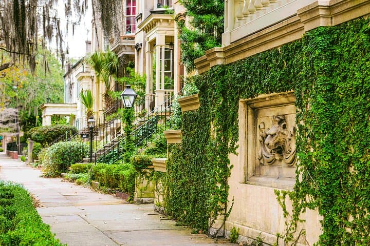 Savannah Land & Sea Combo: City Sightseeing Trolley Tour with Riverboat Cruise
