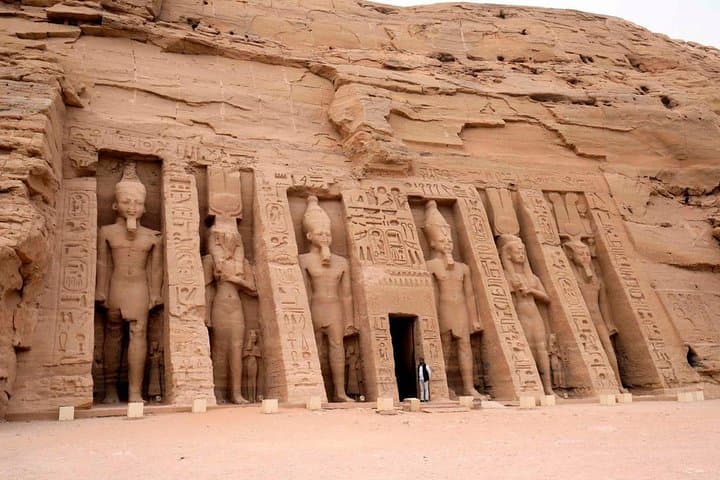 Abu Simbel by Car