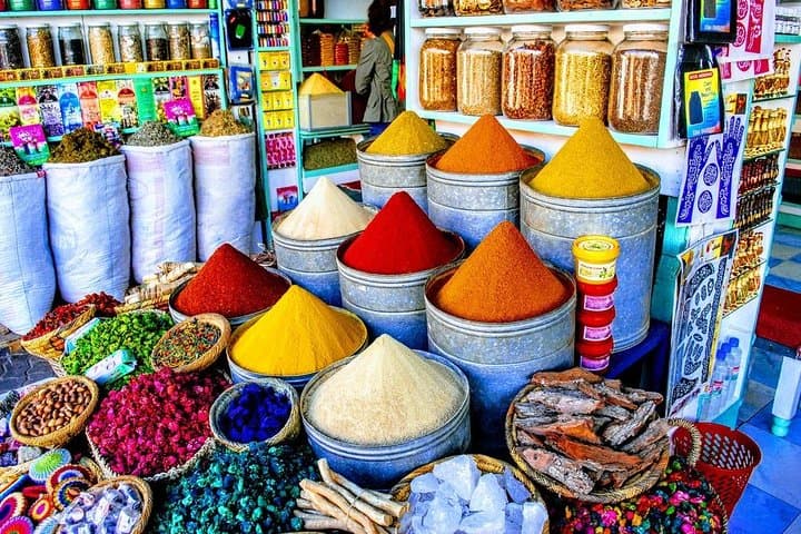 Guided shopping tour in Marrakech souks