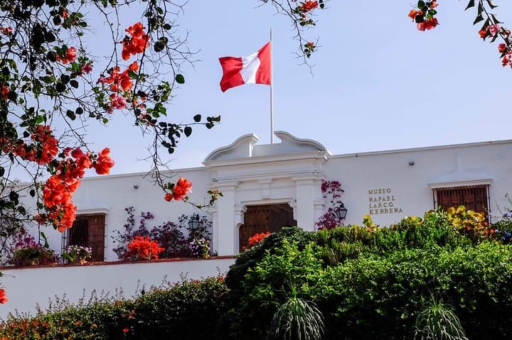 Half-day private tour to Larco Herrera Museum