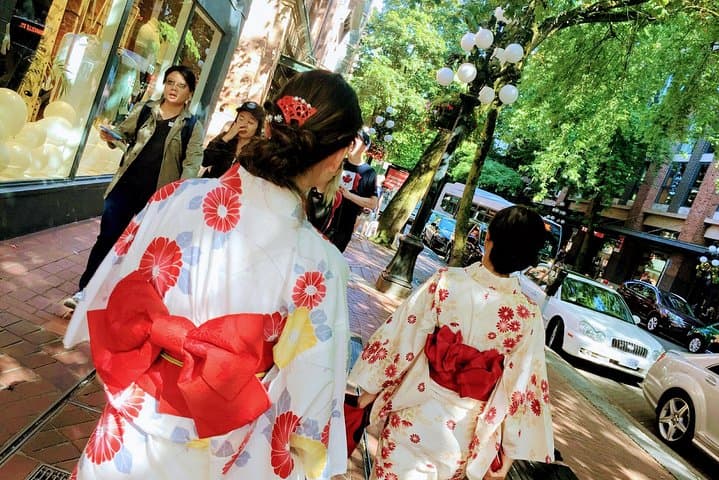 Exclusive private Yukata dressing workshop