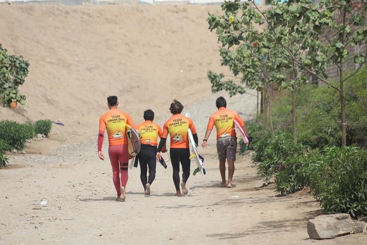 Beach tour and surfboards for rent in Lima, Peru
