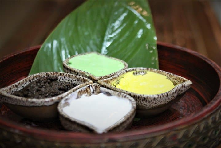Facial massage & spa treatment course.