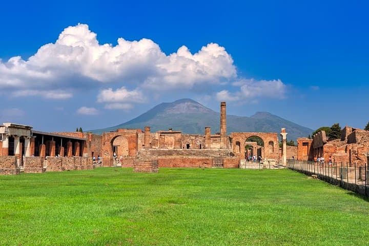 Pompeii and Mount Vesuvius SELECT tour