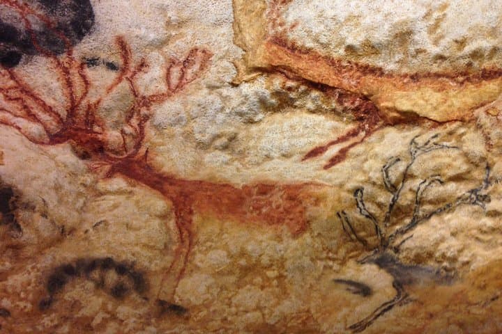 Bordeaux to Lascaux and Dordogne Valley Private Sightseeing Tour