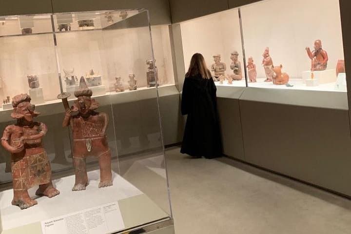 Griffins, Goblet & Gold: An Interactive Magical Arts Museum Tour