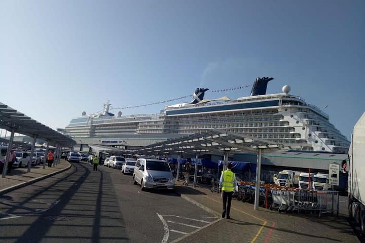 Heathrow Airport to Southampton Port or Hotel Private Airport Arrival Transfer