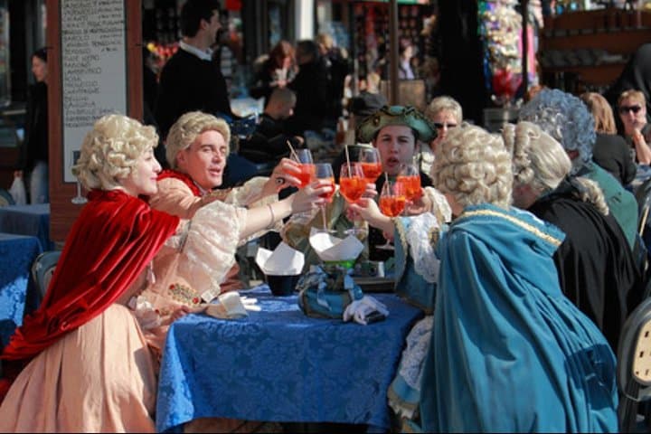 Venice Carnival Pub Crawl with Drinks & Masked Party Night