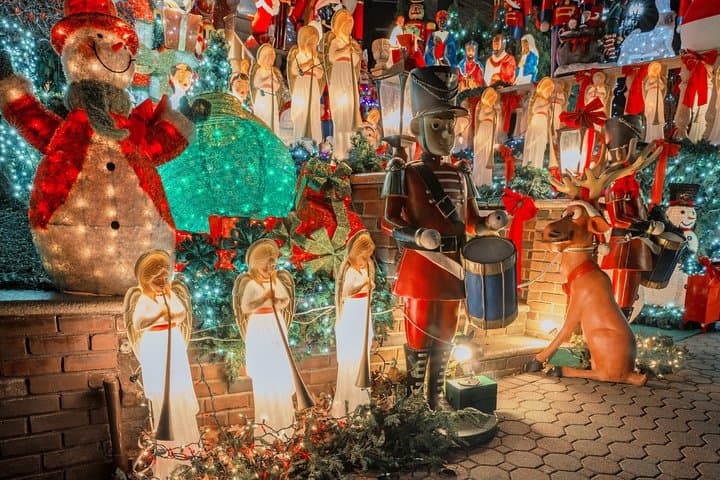 Dyker Heights Christmas Lights Express Bus from Times Square