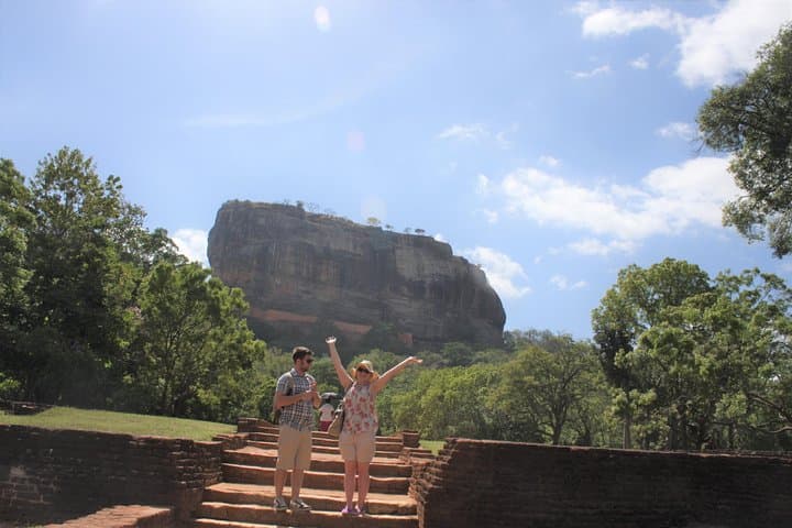 Colombo /Negombo - Sigiriya – Dambulla- Minneriya National Park : 2 Days Trip