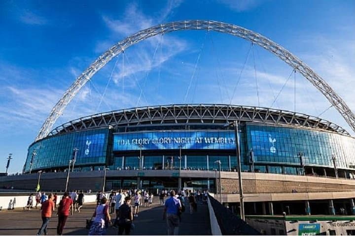 Private Two-way Airport Transfer Heathrow - Wembley Stadium Hotel