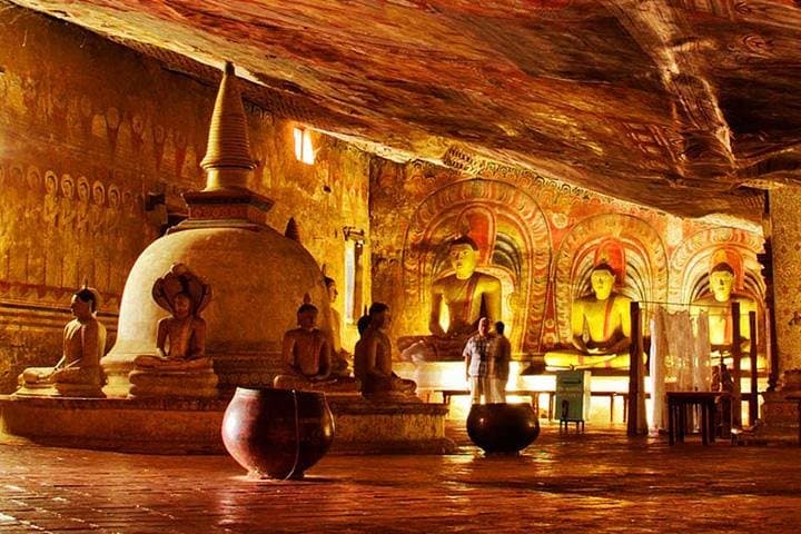 1 Night & 2 Days Tour to Dambulla and Sigiriya from Colombo (Short Tour)
