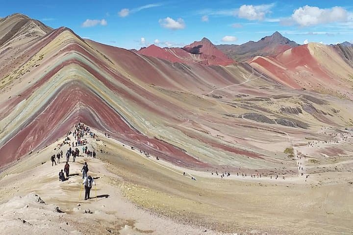 Rainbow Mountain & Red Valley – Full-Day Scenic Trek in the Andes