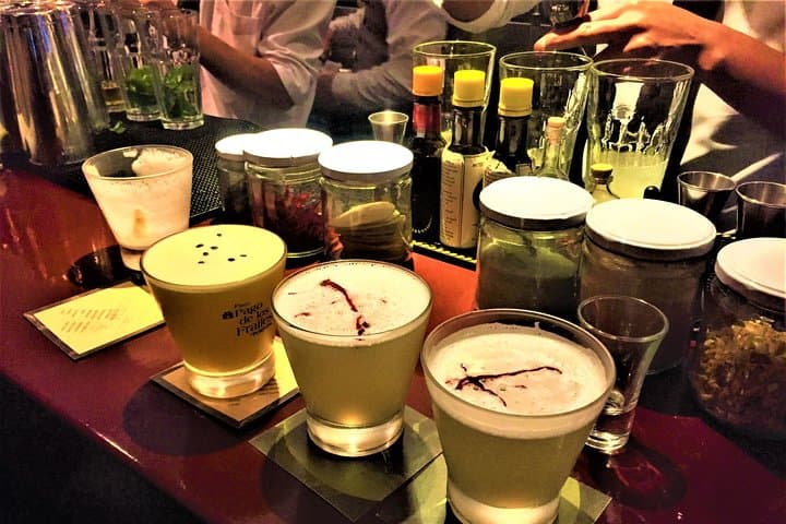 Cusco by Night: Walking tour, Pisco Sour Lesson, Dinner