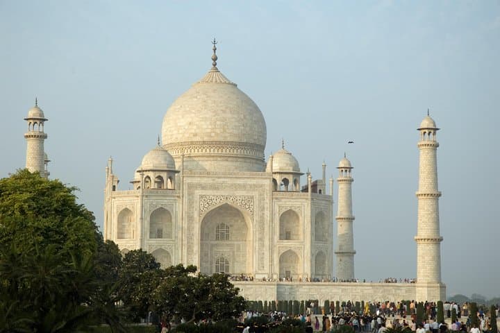 Pune to Taj Mahal and Agra Same Day Tour with Return Flights