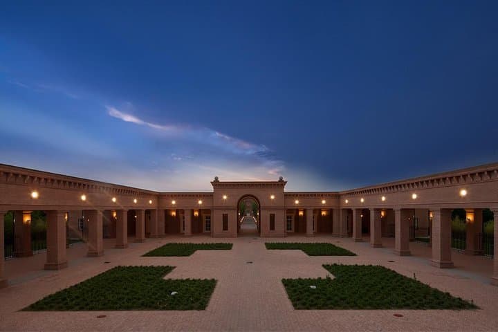 An exclusive night at the labyrinth-museum, in Parma countryside