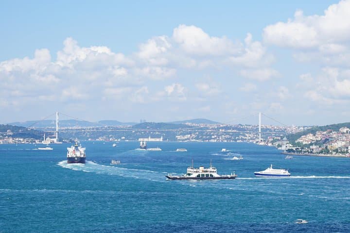 Half-Day Morning Bosphorus Cruise & Spice Bazaar Tasting Tour