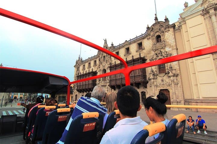 Tour Lima de día en bus panorámico + Catacumbas de San Francisco