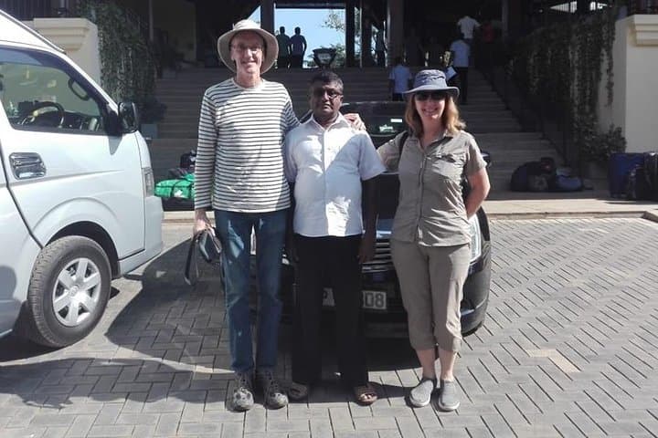 Colombo to Colombo Airport (CMB) Private Transfer
