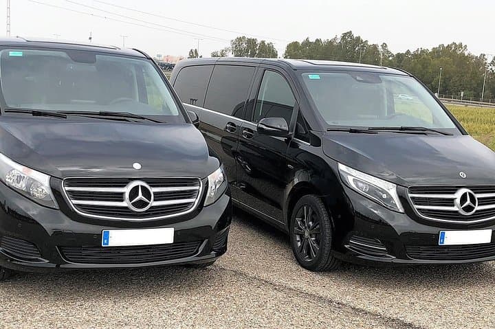 Roundtrip transfer by minivan from Seville to Ronda