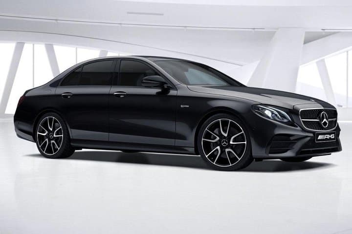 Arrival Private Transfer: Manchester Airport MAN to Manchester in Business Car