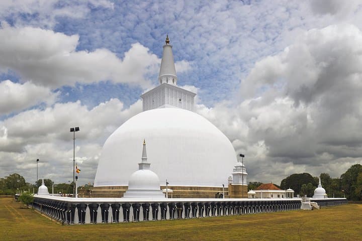 Aukana And Anuradhapura Day Tour From Kandy