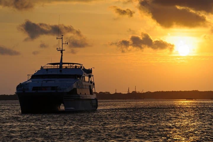 Bali Hai Cruise: Sunset Dinner Cruise Activity(FUN TRIPS)