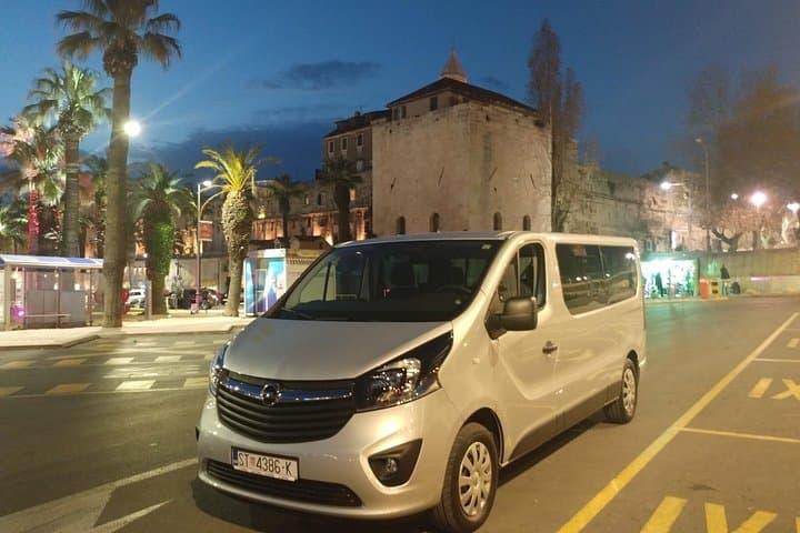 Airport(Resnik) to or from Split transfer