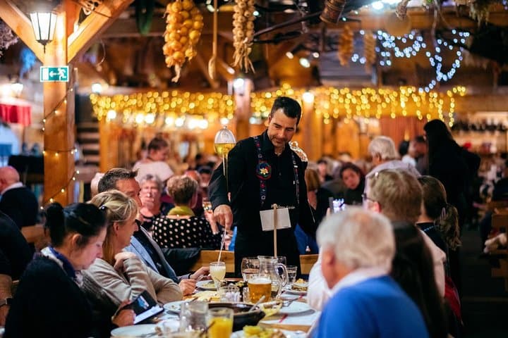 Folklore evening party with dinner, unlimited drinks and music