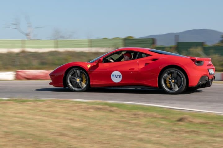 Be a pilot - Ferrari track day