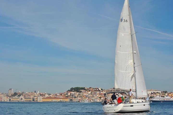Lisbon Small Group Day Cruise with Historic Commentary & a Drink
