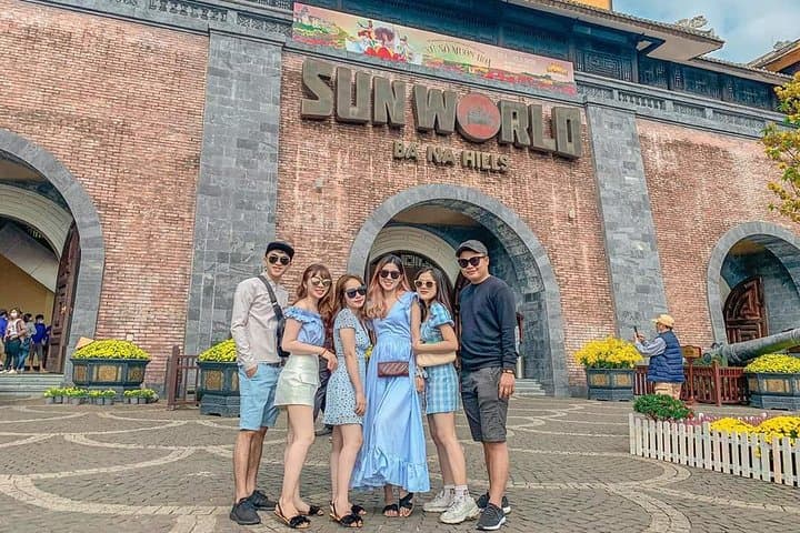 Private car from Danang to Ba Na Hills /Golden Bridge Round Trip