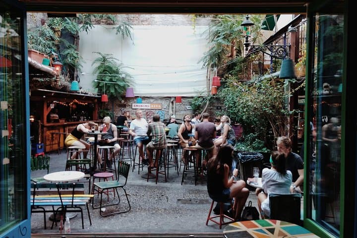 Secret Ruin Bar Crawl in Budapest with a Local