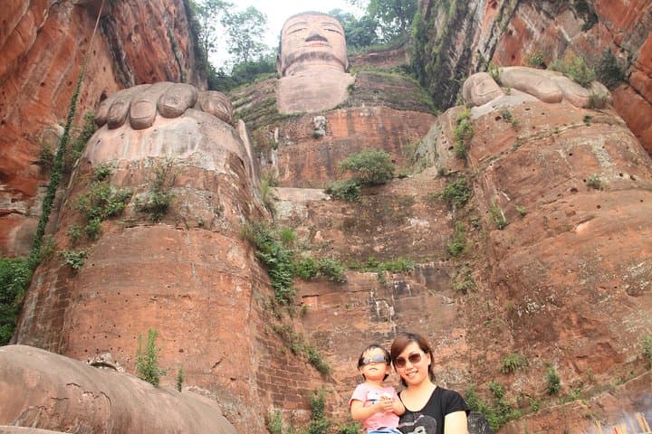 Chengdu Leshan Buddha and Drop off off Railway Station Day Tour