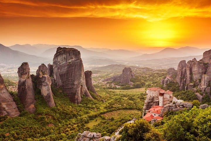 Mercedes Private Tour to Meteora Monasteries