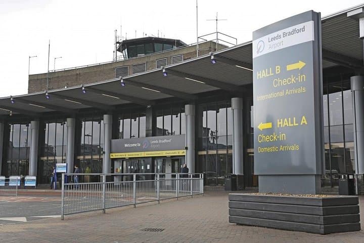 Private Leeds Bradford Departure Transfer - Hotel / Accommodation to Airport